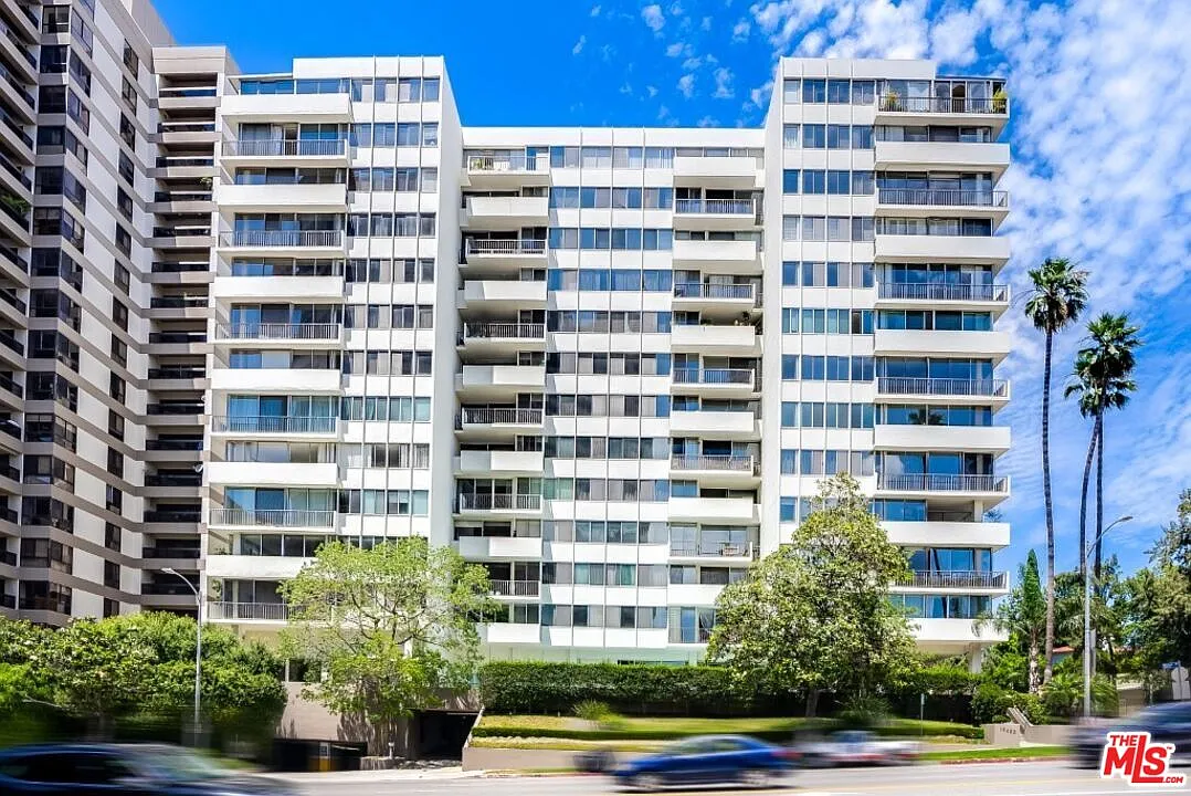 1 bed, 1.0 bath, 873 sqft, $4,250 — Photo 2