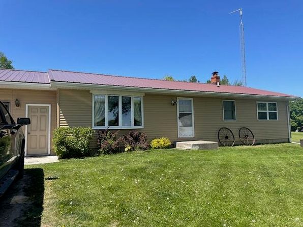 9944 N Donner Dr, Germfask, MI 49836