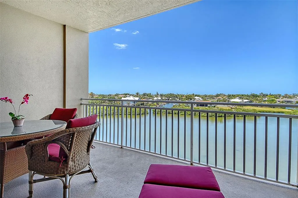 3 bed, 2.0 bath, 2143 sqft, $7,500 — Photo 1