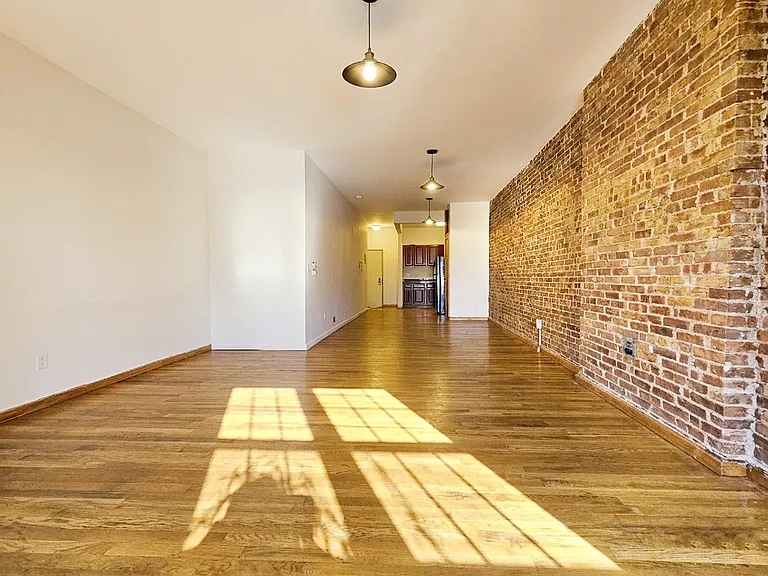 1064 Myrtle Ave #2R — Photo 4