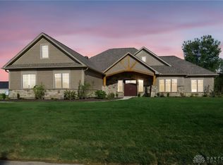 9882 Saddle Creek Trl, Centerville, OH 45458