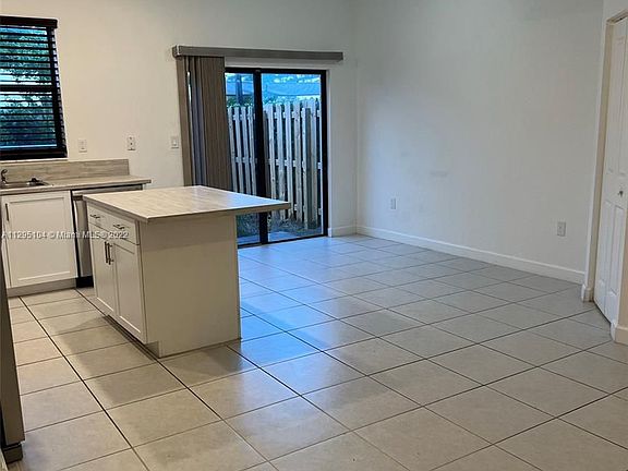 4th image of 20631 NE 7th Pl