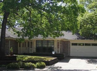 2923 Tangle Oaks Ct, Bedford, TX 76021