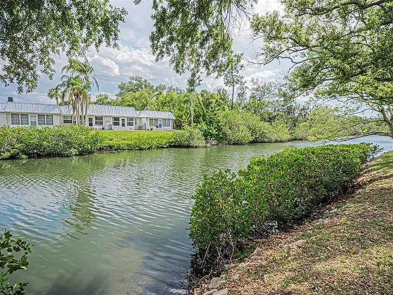 4200 Hampton Dr — Photo 40
