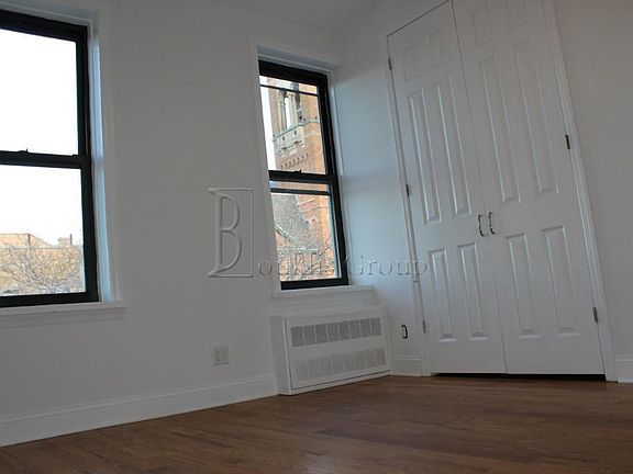 4th image of 4304 30th Ave APT 3L
