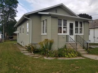 2112 Lincoln St, Two Rivers, WI 54241