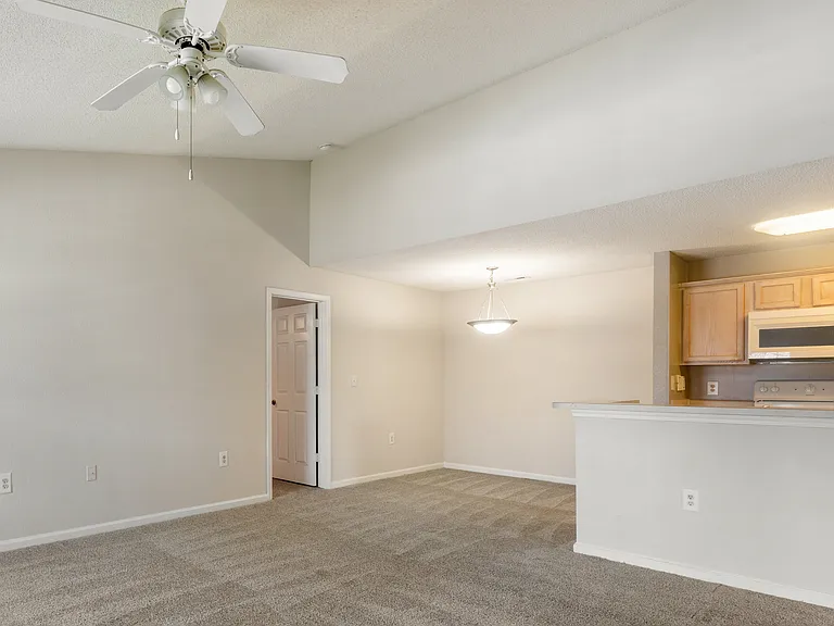 Palm Club Apartment Homes — Photo 16
