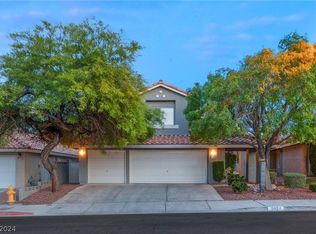 2024 Summit Pointe Dr, Las Vegas, NV 89117