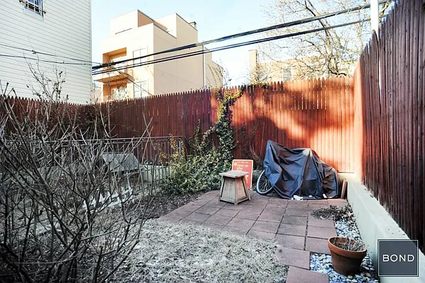 Rented by Bond New York | media 16