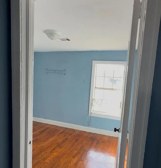 307 E Ridgeway St — Photo 2