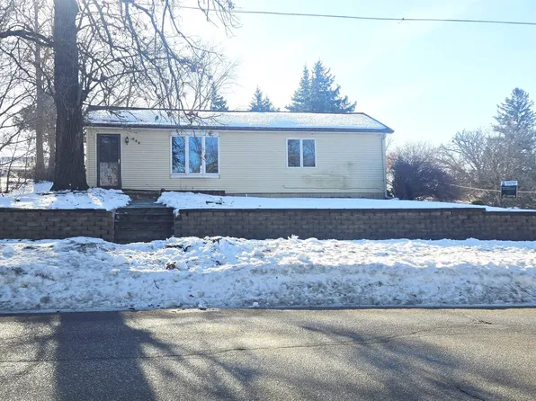 446 W O St, Forest City, IA 50436