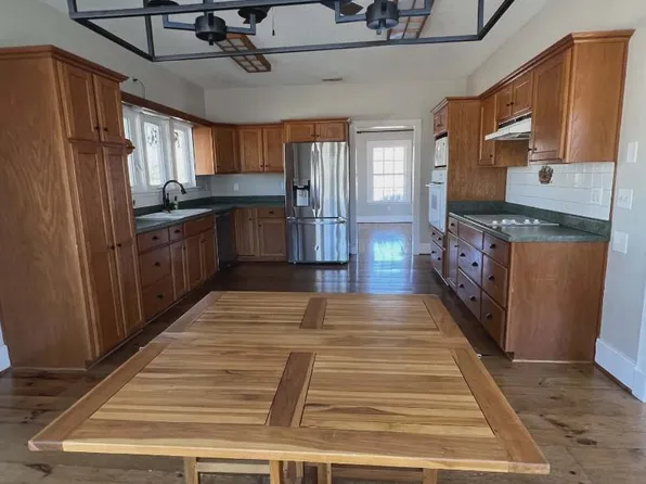 515 Beaver Dam Rd, Odum, GA 31555