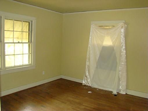 4th image of 2310 Barkman St