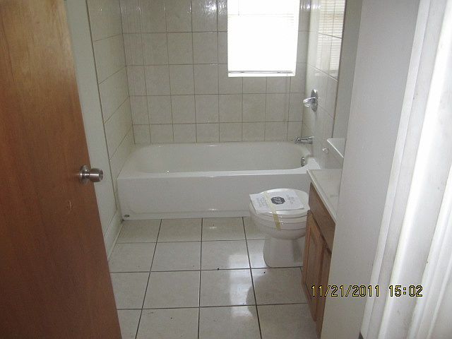 2nd image of 9418 S Commercial Ave