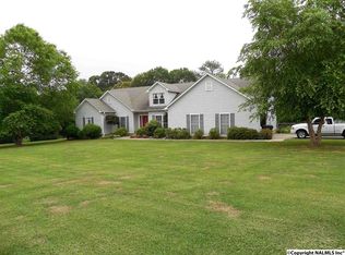 664 Taylor Rd, Hartselle, AL 35640