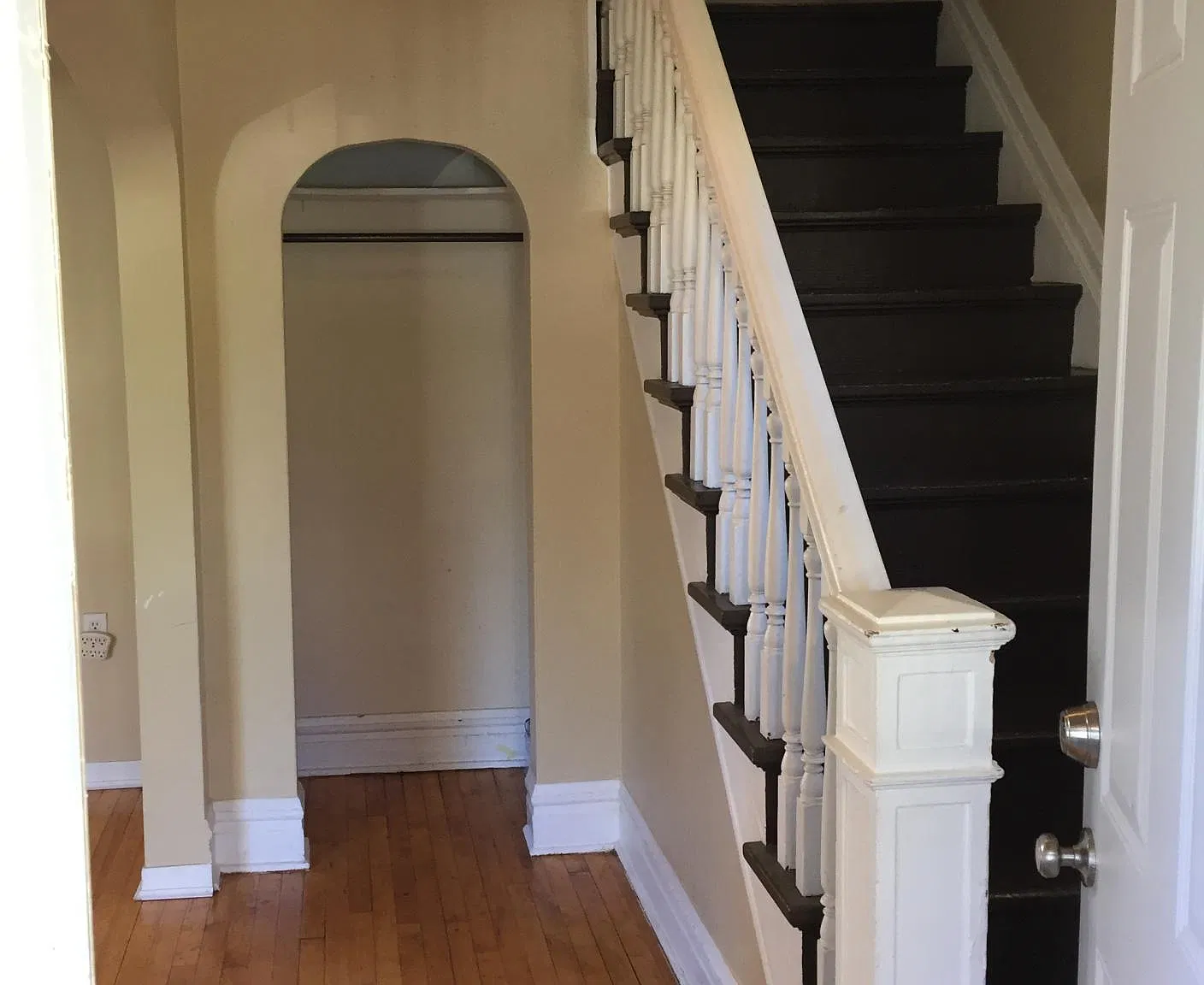 4 bed, 1120 sqft, $2,300 — Photo 3