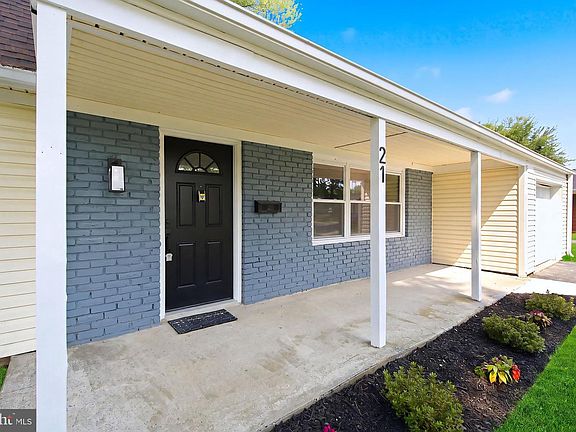 3rd image of 21 Glenview Ln