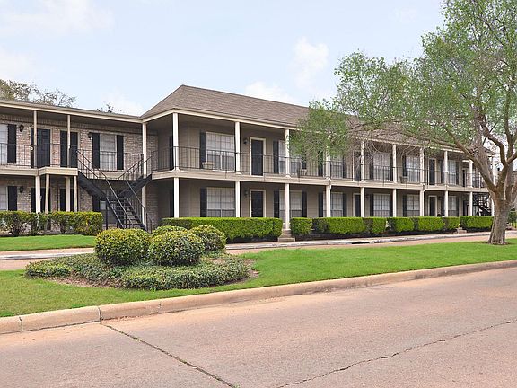 3rd image of 16 Charleston Park Dr #412