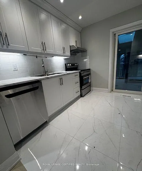 16 Almond Ave — Photo 7