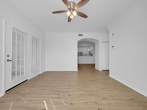 4th image of 31105 Harbour Vista Cir