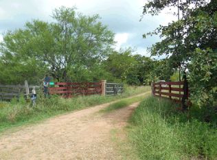 566 Mission Valley Acres Rd, Victoria, TX 77905