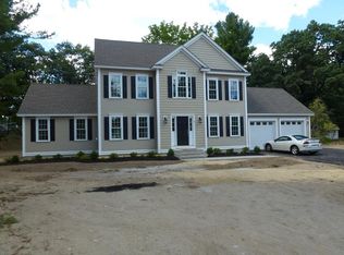 9 Coolidge Ave, Westford, MA 01886