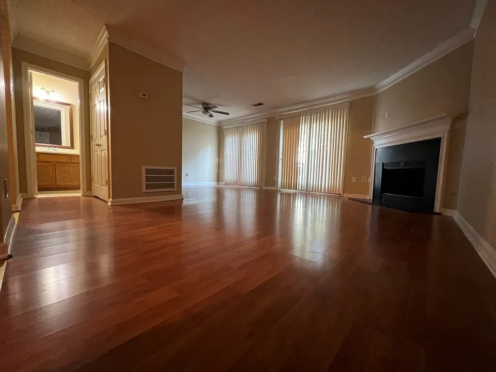 2 bed, 2.5 bath, 1700 sqft, $1,600 — Photo 2
