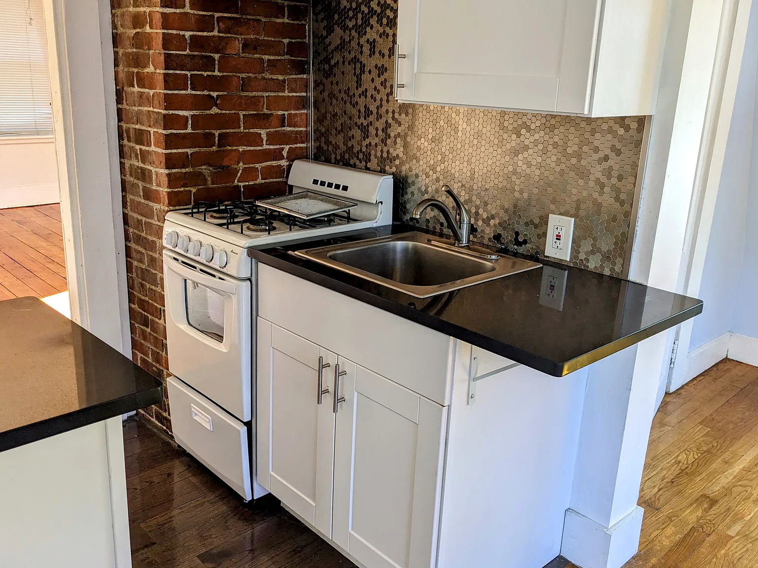 2 bed, 9999 sqft, $2,900 — Photo 4