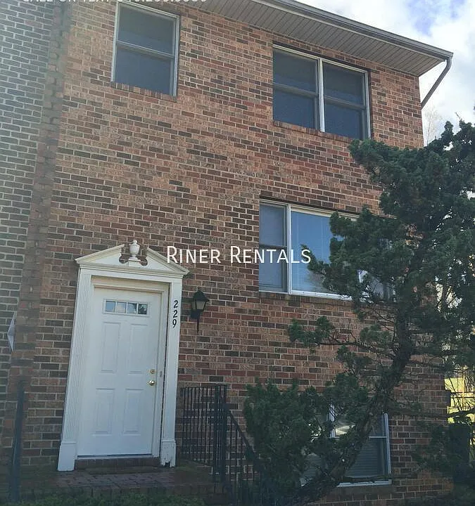 229 Wakefield Pl