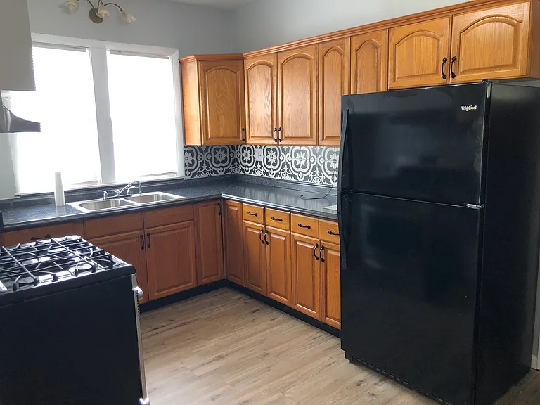 106 E Heman St #A — Photo 8