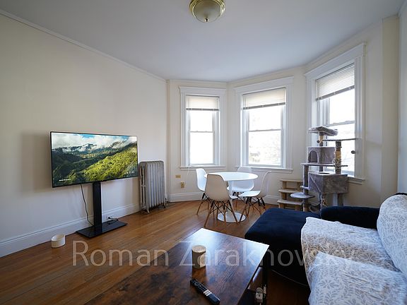 5th image of 14 Orkney Rd APT 41