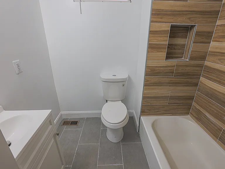 9 Glenmore Ave — Photo 37