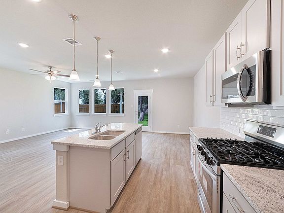 Arcadia E - Kitchen