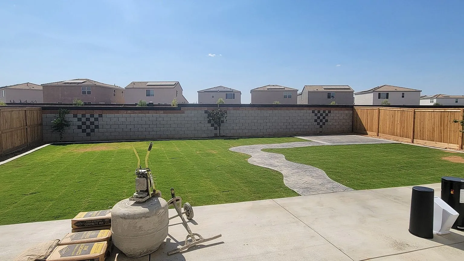 Brand New 5 Bedroom Home in Gossamer Grove! — Photo 4