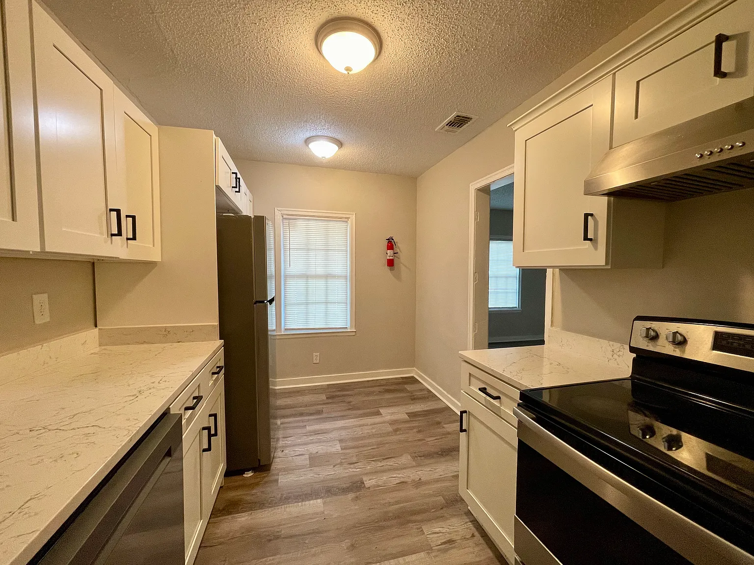 3 bed, 1600 sqft, $1,400 — Photo 4