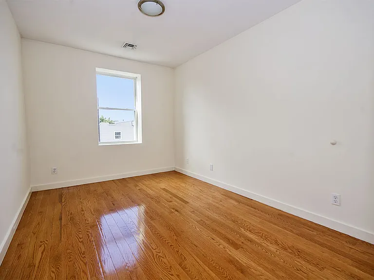 230 Troutman St #2A — Photo 6
