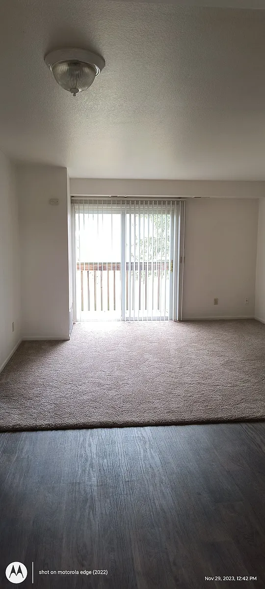 Building Photo - 320 W Linden St #2