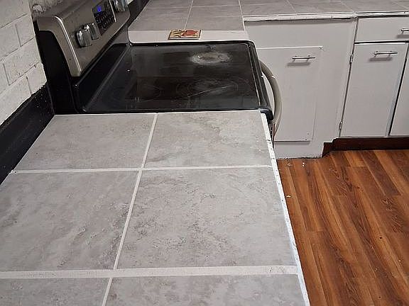 4th image of 1003 N 7th St