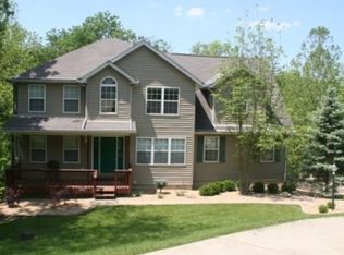 1658 Brookridge Circle Dr, Lawrenceburg, IN 47025