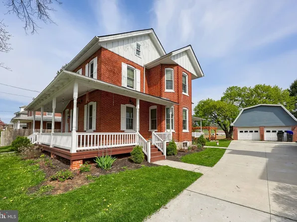 15 N Kinzer Rd, Kinzers, PA 17535