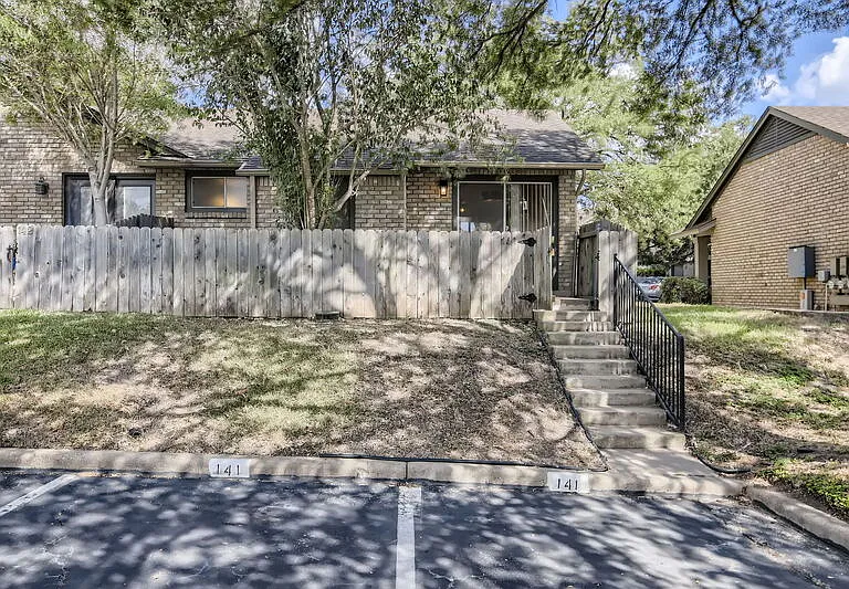 1015 E Yager Ln #141 — Photo 27
