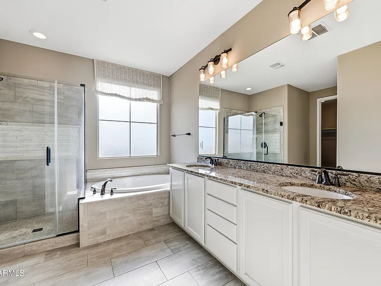 1930 E Horseshoe Dr — Photo 36