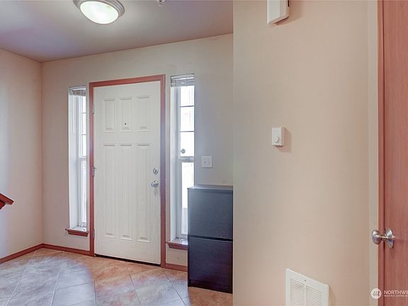4th image of 1010 E 108TH ST. CT
