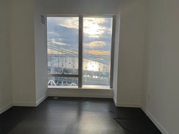 252 South Street image 2 of 15