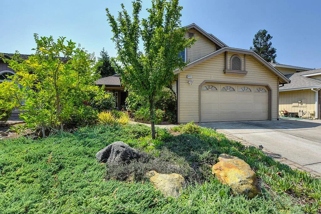 8458 Pastori Way photo 1