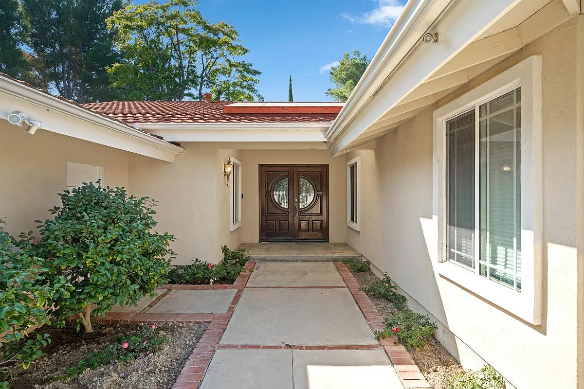 Building Photo - 4635 Nomad Dr