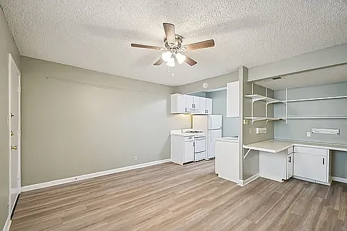 Carrells Apartments — Photo 13