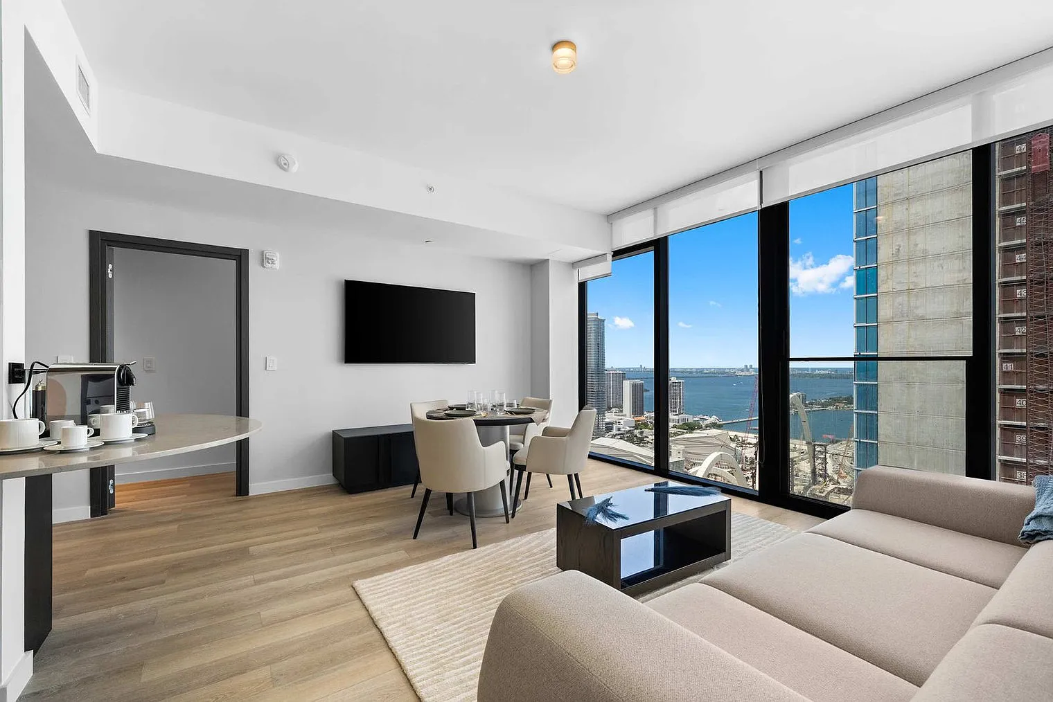 2 bed, 2.0 bath, 1054 sqft, $8,324 — Photo 2