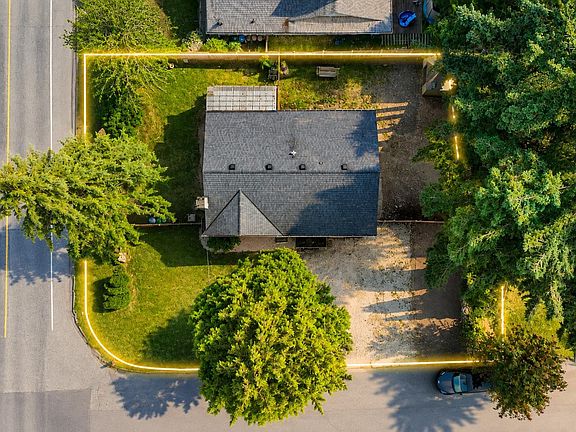 3rd image of 33040 Arbutus Ave