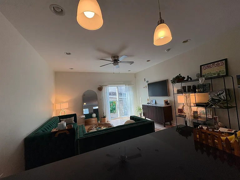 2516 Grays Ferry Ave — Photo 20